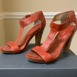 Nine West T strap sandals